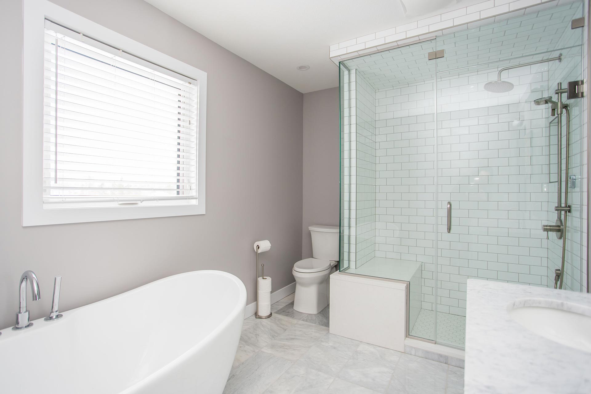 Belamour Homes - Emerald Park Kitchen and Bathroom Renovation - Shower and Bathtub