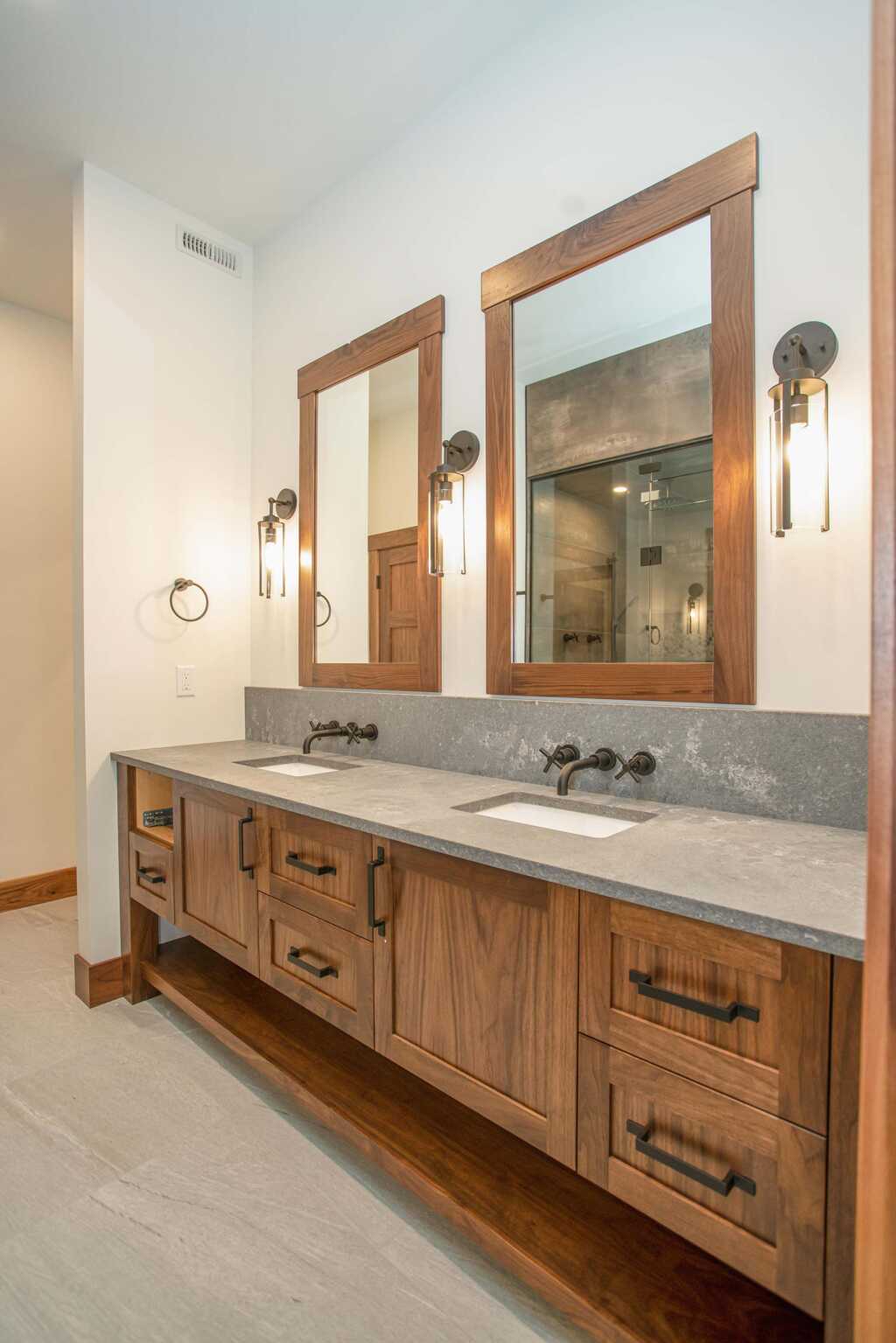 Belamour Homes - Pasqua Lake House - Bathroom Vanity