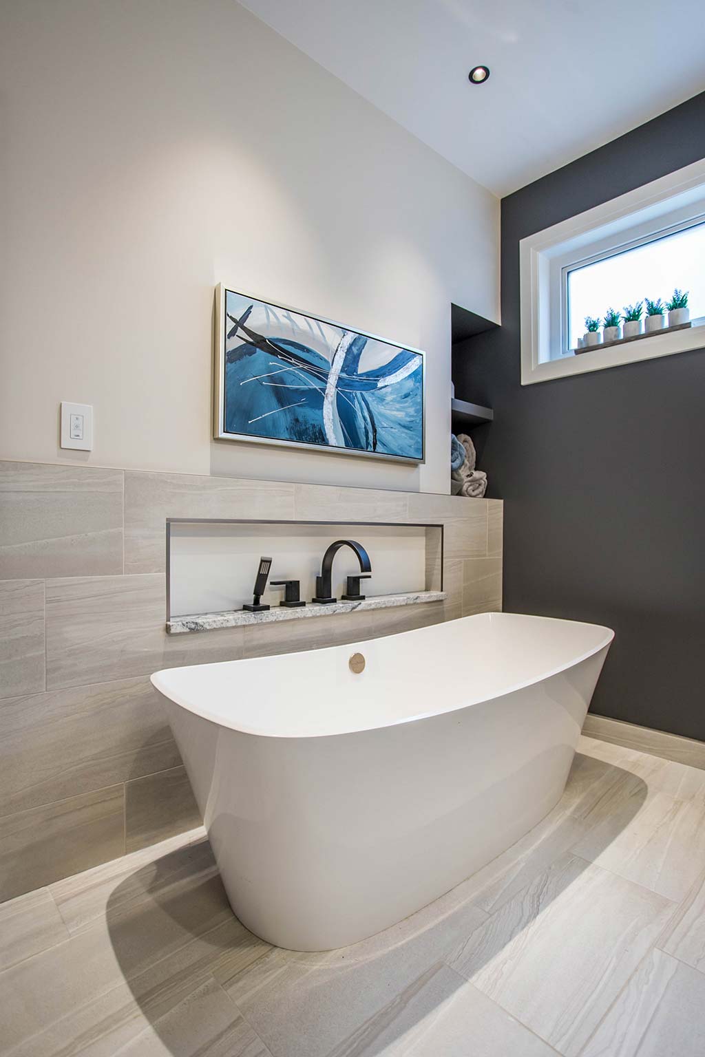 Belamour Homes - White City Motherwell Drive II Custom Home - Bathtub